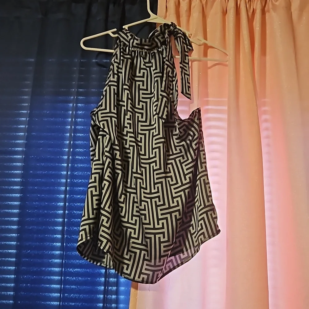 Blouse - Picture 2 of 3